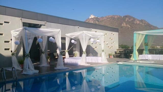 Spa deck with Sajjangarh view